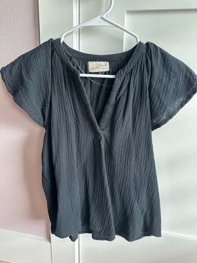 Target Universal Thread Black Gauze V-Neck Women's Top XS